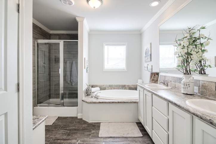 Boerne 5067 Classic II Series Manufactured Home Oklahoma City, OK
Primary Bathroom