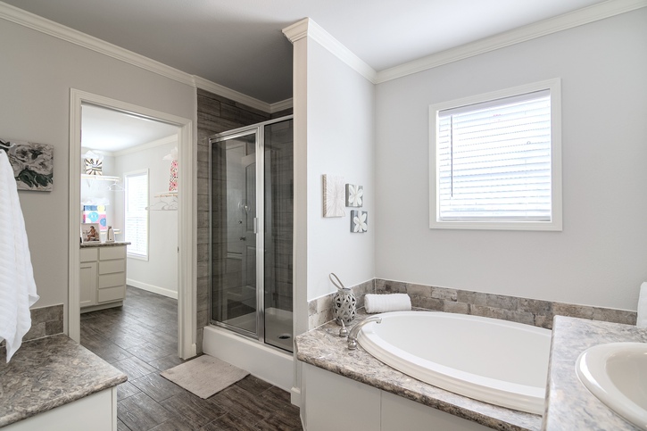 Boerne 5067 Classic II Series Manufactured Home Oklahoma City, OK
Primary Bathroom