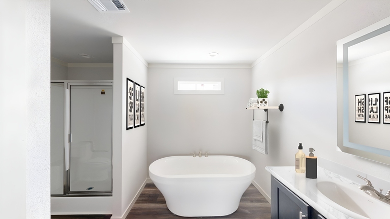 Rose R68E Diamond Series Manufactured Home Bryan, TX
Primary Bathroom