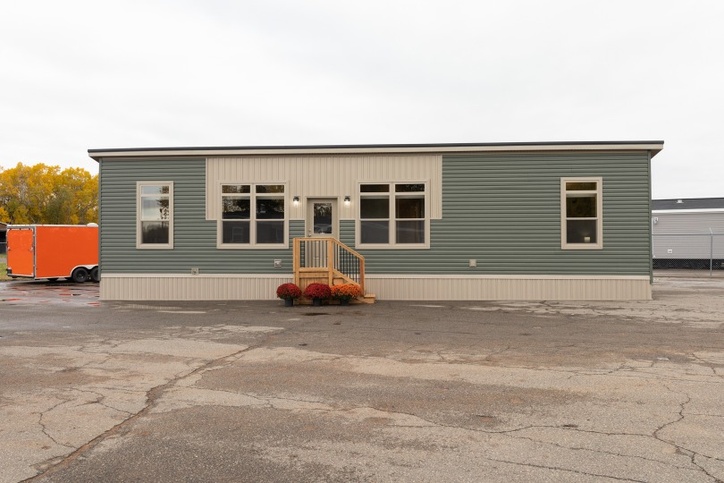 Outlook 16522A | 2 bedroom, 1 bathroom, 780 sqft home | Built by Cavco - Dorchester in Dorchester, WI.