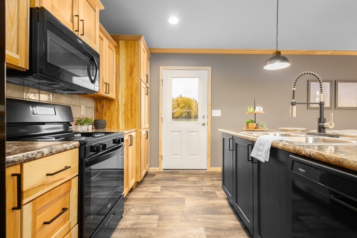 Outlook 16522A | 2 bedroom, 1 bathroom, 780 sqft home | Built by Cavco - Dorchester in Dorchester, WI.