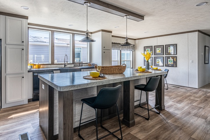 Entertainer | 4 bedroom, 2 bathroom, 2026 sqft home. Built by Cavco - Lafayette in Lafayette, TN.