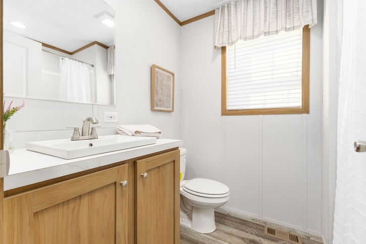 Beacon Prestige 14763B | 3 bedroom, 2 bathroom, 1013 sqft home. Built by Cavco - Shippenville in Shippenville, PA.