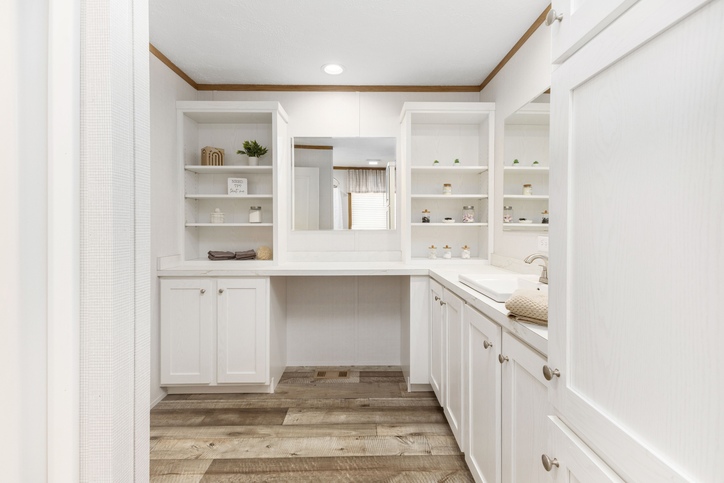 Beacon Prestige 14763B | 3 bedroom, 2 bathroom, 1013 sqft home. Built by Cavco - Shippenville in Shippenville, PA.