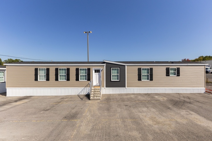 Beacon Prestige 14763B | 3 bedroom, 2 bathroom, 1013 sqft home. Built by Cavco - Shippenville in Shippenville, PA.