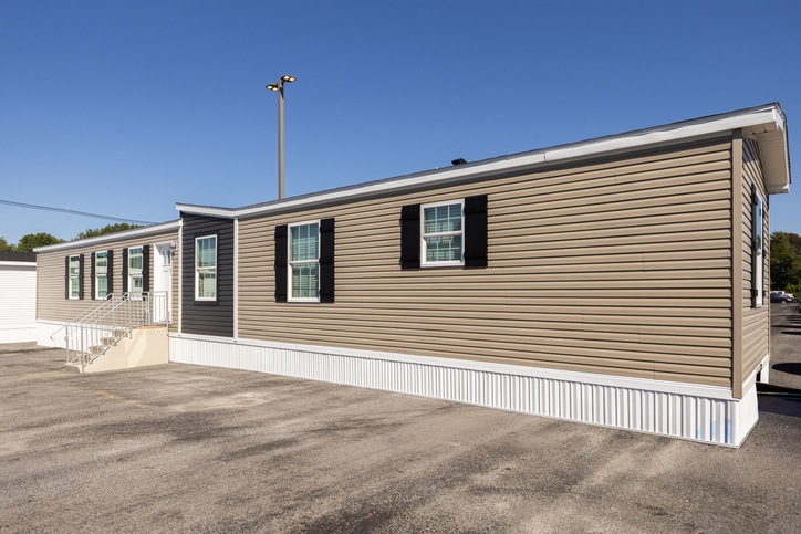 Beacon Prestige 14763B | 3 bedroom, 2 bathroom, 1013 sqft home. Built by Cavco - Shippenville in Shippenville, PA.