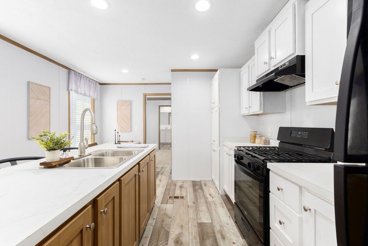 Beacon Prestige 14763B | 3 bedroom, 2 bathroom, 1013 sqft home. Built by Cavco - Shippenville in Shippenville, PA.