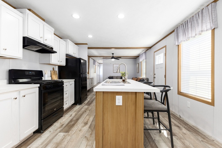 Beacon Prestige 14763B | 3 bedroom, 2 bathroom, 1013 sqft home. Built by Cavco - Shippenville in Shippenville, PA.