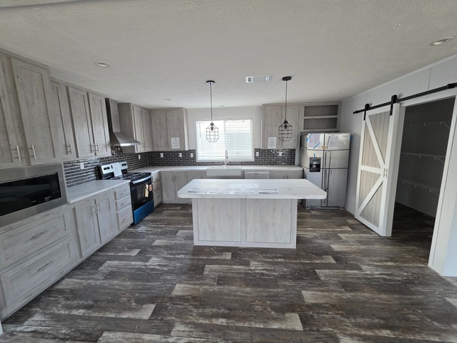 Momma got her closet - Kids got room - and Daddy got a GREAT $$ 28764F New Braunfels TX