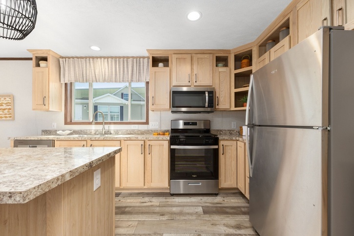 Elite 2 14682C | 2 bedroom, 2 bathroom, 907 sqft home. Built by Cavco - Clarion in Shippenville, PA.