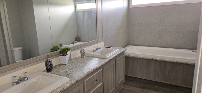 Move in READY!! Magnificent 7 2321 M7 Series Lytle TX