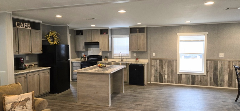 Move in READY!! Magnificent 7 2321 M7 Series Lytle TX