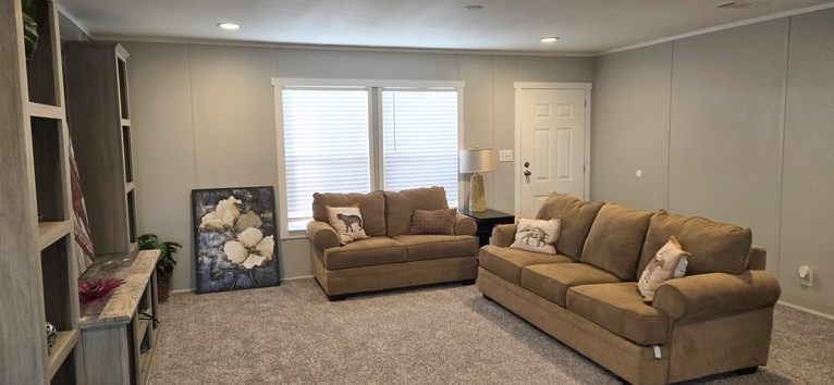 Move in READY!! Magnificent 7 2321 M7 Series Lytle TX