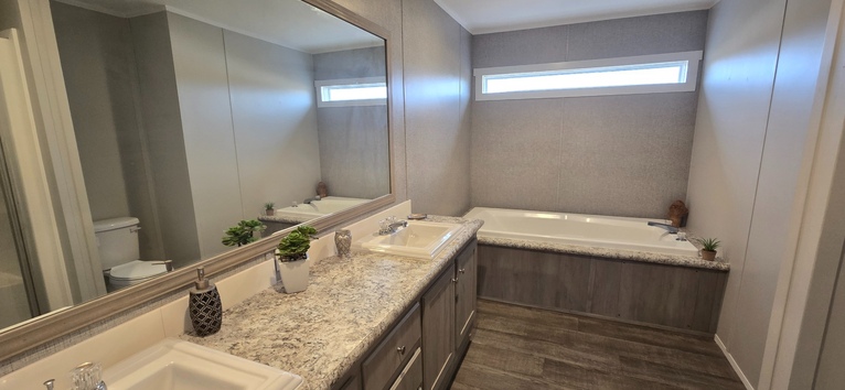 Move in READY!! Magnificent 7 2321 M7 Series Lytle TX