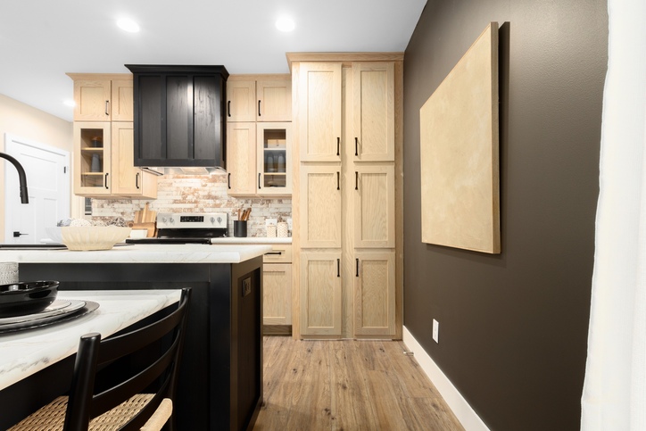 Manorwood Classic 32563AM | 3 bedroom, 2 bathroom, 1705 sqft home. Built by Cavco - Manorwood in Emlenton, PA.