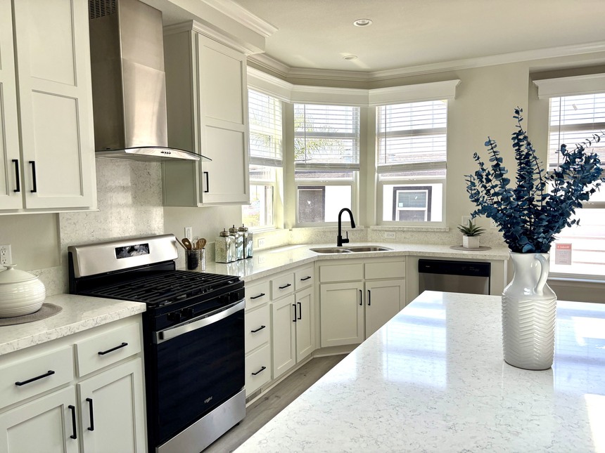 Pacific Palace - Kitchen Island