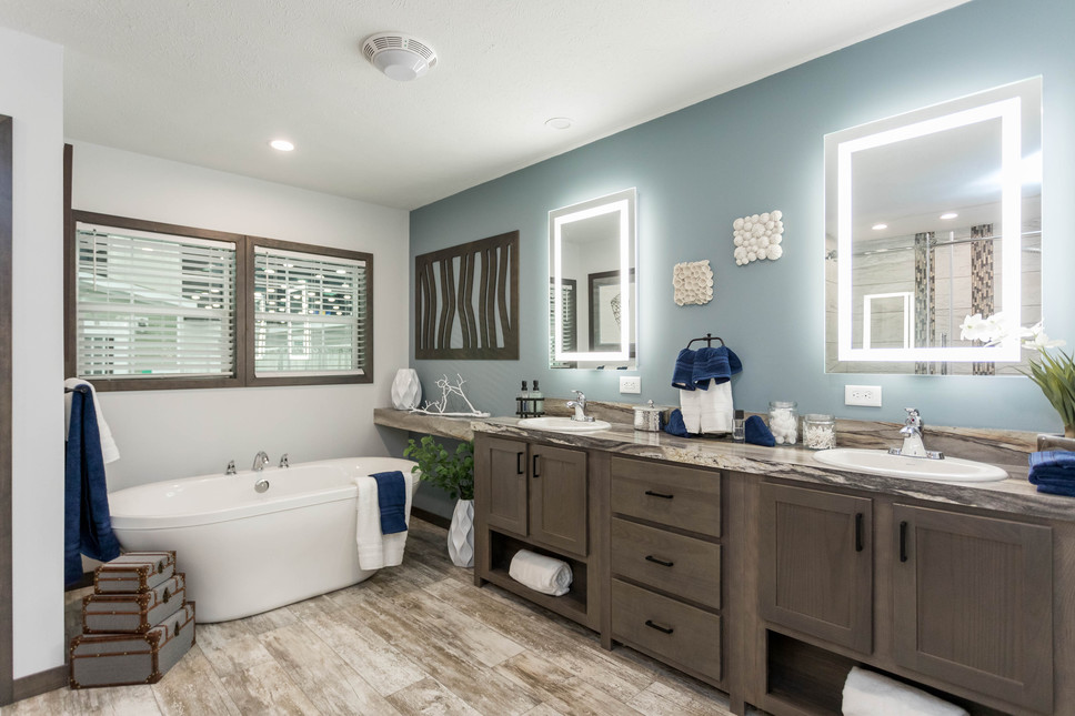 Master Bath - The Master Series Harbor Town 92610KS Modular Home by Fairmont Homes