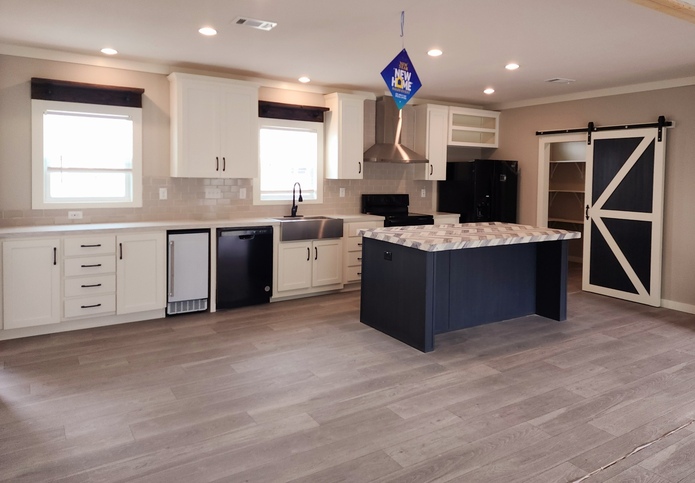 Large Capacity ICE MAKER - DEEP FREEZER in HUGE PANTRY! Washer and Dryer, fridge, dishwasher, and so much more! Full House Packaged Homeland 30684H New Braunfels TX
