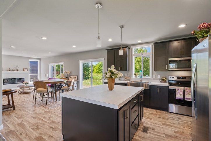 Evergreen 28583F | 3 bedroom, 2 bathroom, 1546 sqft home. Built by Cavco - Woodburn in Woodburn, OR.