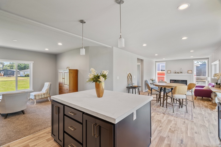 Evergreen 28583F | 3 bedroom, 2 bathroom, 1546 sqft home. Built by Cavco - Woodburn in Woodburn, OR.