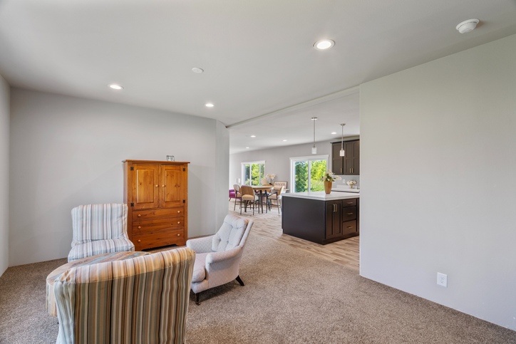 Evergreen 28583F | 3 bedroom, 2 bathroom, 1546 sqft home. Built by Cavco - Woodburn in Woodburn, OR.