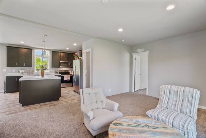 Evergreen 28583F | 3 bedroom, 2 bathroom, 1546 sqft home. Built by Cavco - Woodburn in Woodburn, OR.