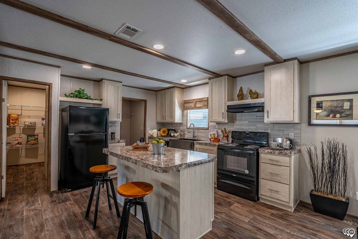 Pinnacle 28563P | 3 bedroom, 2 bathroom, 1492 sqft home | Built by Cavco - Waco in Waco, TX.