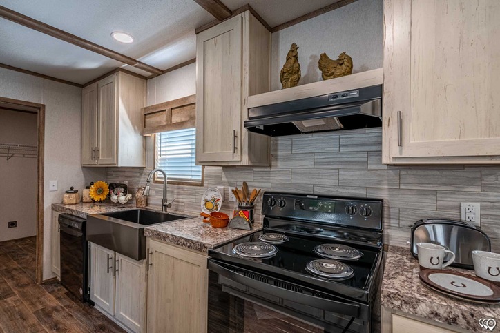 Pinnacle 28563P | 3 bedroom, 2 bathroom, 1492 sqft home | Built by Cavco - Waco in Waco, TX.