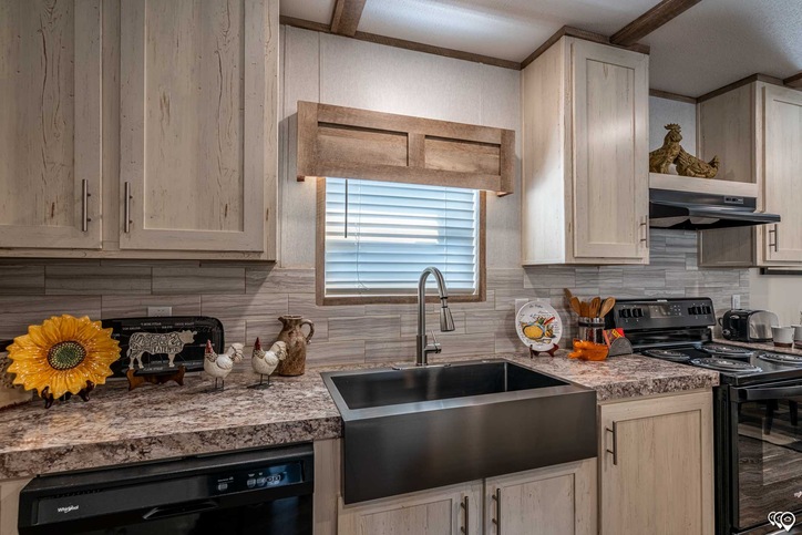 Pinnacle 28563P | 3 bedroom, 2 bathroom, 1492 sqft home | Built by Cavco - Waco in Waco, TX.