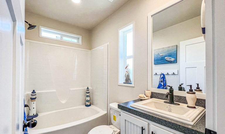 Hauser 28563E | 3 bedroom, 2 bathroom, 1493 sqft home | Built by Cavco - Nampa in Nampa, ID.