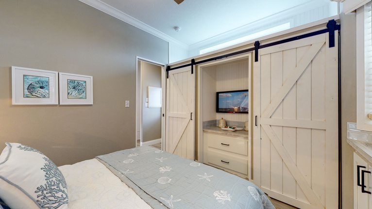 Hawk Elite 13381B | 1 bedroom, 1 bathroom, 499 sqft home | Built by Cavco - Ocala in Ocala, FL.