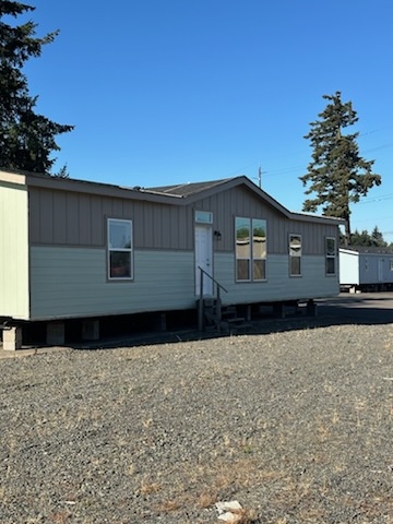 The Urban Homestead 30563H Woodburn OR