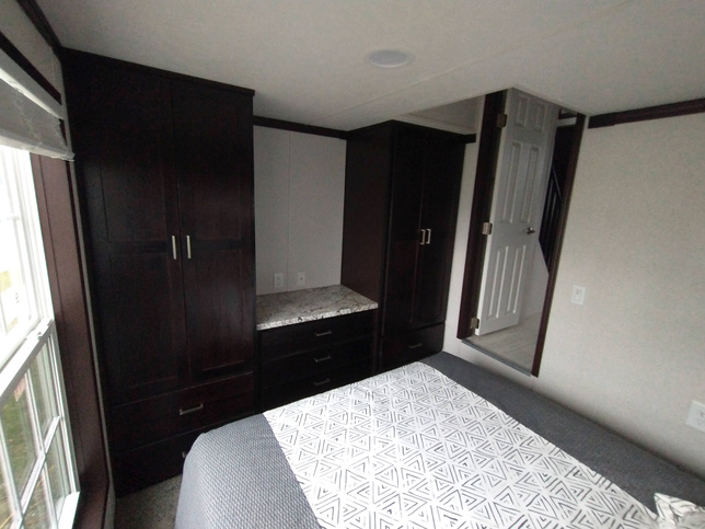 Country Manor 100162S | 1 bedroom, 1 bathroom, 387 sqft home. Built by Cavco - Nappanee in Nappanee, IN.
