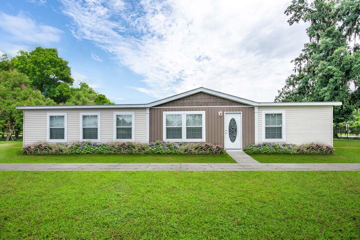 Isidro 32603C | 3 bedroom, 2 bathroom, 1780 sqft home | Built by Cavco - Moultrie in Moultrie, GA.