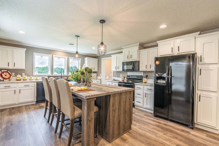 Isidro 32603C | 3 bedroom, 2 bathroom, 1780 sqft home | Built by Cavco - Moultrie in Moultrie, GA.