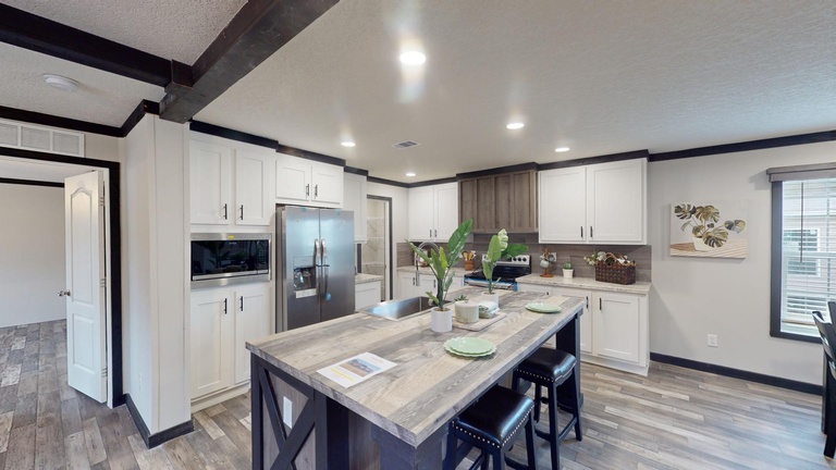 Maverick 28563A | 3 bedroom, 2 bathroom, 1493 sqft home | Built by Cavco - Moultrie in Moultrie, GA.