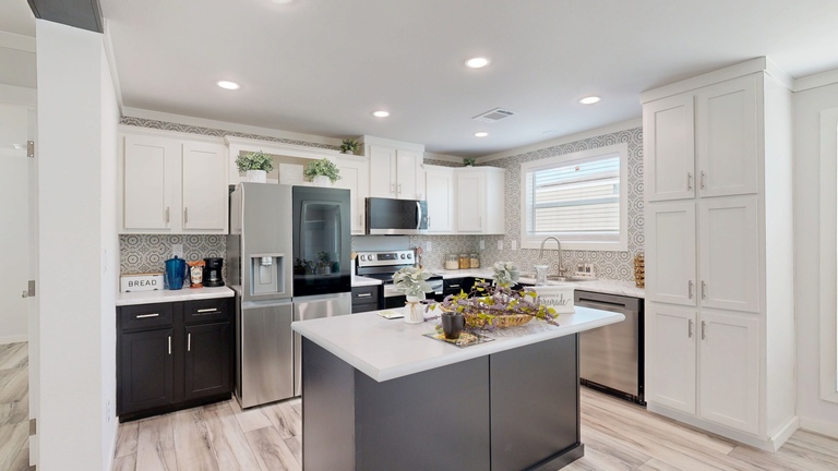 Emerald R48F Diamond Series Manufactured Home Huntsville TX.