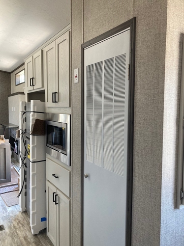 Country Manor Canadian 148042 Park Model | 2 bedroom, 1 bathroom, 510 sqft home. Built by Cavco - Nappanee in Nappanee, IN.
