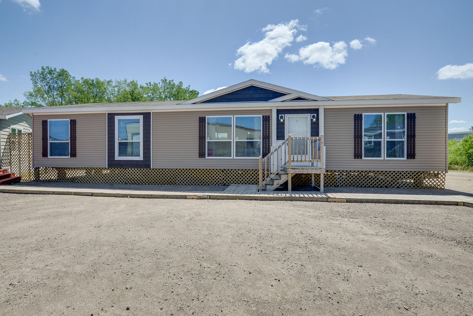 The Blue Ridge 185005 Manufactured Home from Friendship Homes, a Cavco