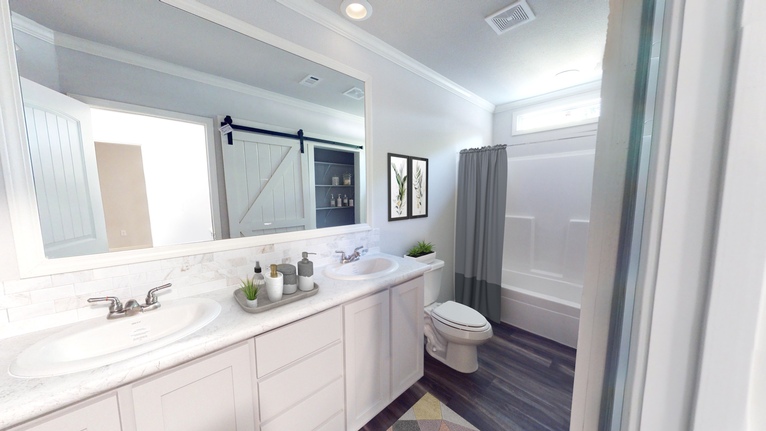 Haven 6368 Gold Medal Series Manufactured Home Bryan, TX
Guest Bathroom