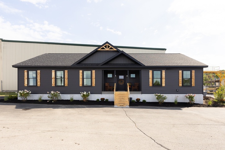 Ultra 32643CM | 3 bedroom, 2 bathroom, 1984 sqft home. Built by Cavco - Emlenton in Emlenton, PA.