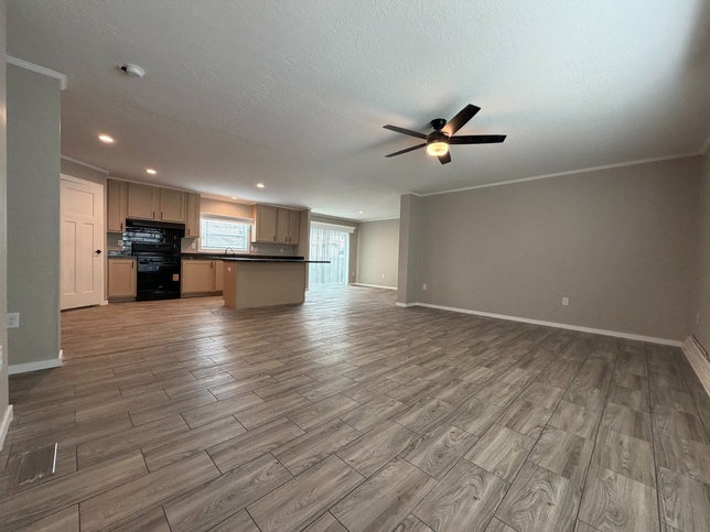 Topaz 28663A | 3 bedroom, 2 bathroom 1848 sqft home. Built by Cavco - Duncan in Duncan, OK.
