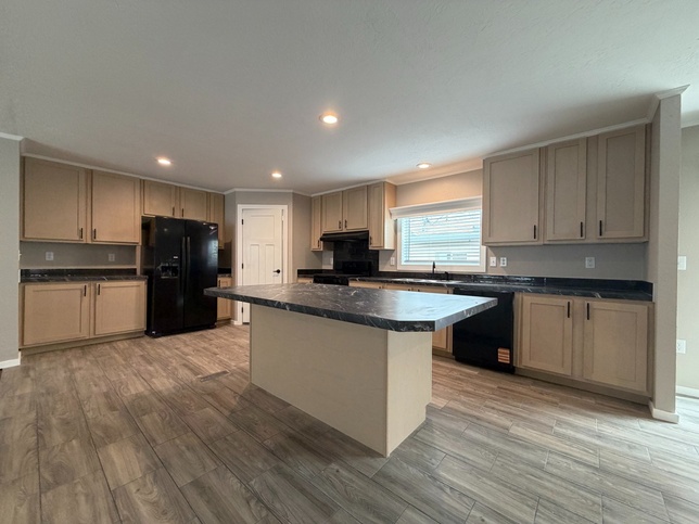 Topaz 28663A | 3 bedroom, 2 bathroom 1848 sqft home. Built by Cavco - Duncan in Duncan, OK.