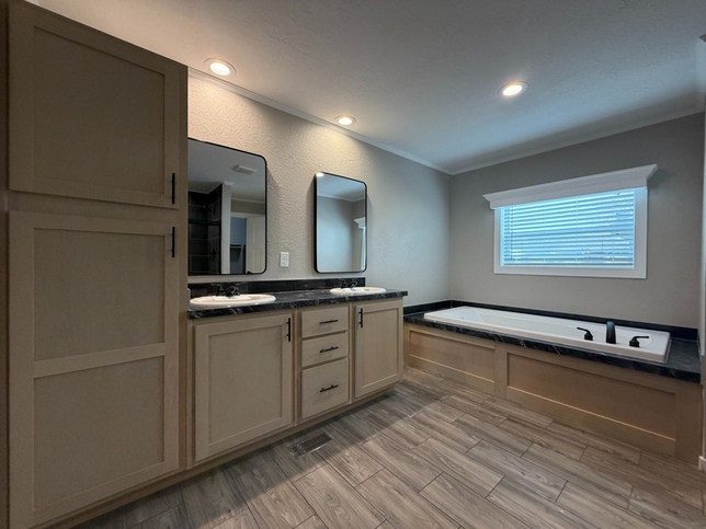 Topaz 28663A | 3 bedroom, 2 bathroom 1848 sqft home. Built by Cavco - Duncan in Duncan, OK.