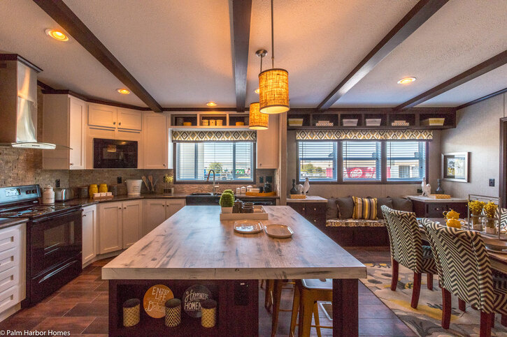 Arlington 30523A | 3 bedroom, 2 bathroom, 1560 sqft home | Built by Cavco - Fort Worth in Fort Worth, TX.