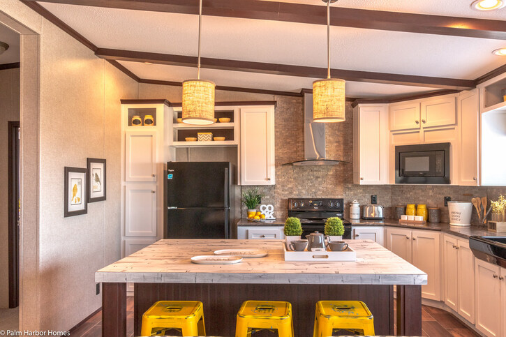 Arlington 30523A | 3 bedroom, 2 bathroom, 1560 sqft home | Built by Cavco - Fort Worth in Fort Worth, TX.