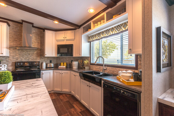Arlington 30523A | 3 bedroom, 2 bathroom, 1560 sqft home | Built by Cavco - Fort Worth in Fort Worth, TX.