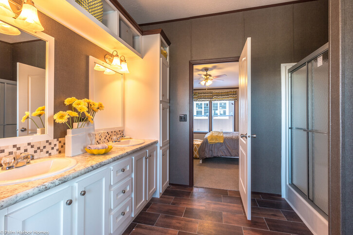 Arlington 30523A | 3 bedroom, 2 bathroom, 1560 sqft home | Built by Cavco - Fort Worth in Fort Worth, TX.