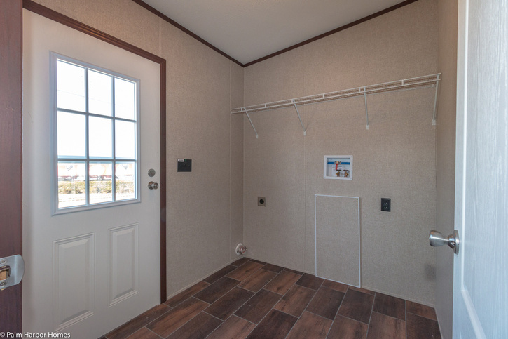 Arlington 30523A | 3 bedroom, 2 bathroom, 1560 sqft home | Built by Cavco - Fort Worth in Fort Worth, TX.