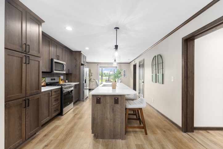 Retreat 28683B | 3 bedroom, 2 bathroom, 1600 sqft home | Built by Cavco - Dorchester in Dorchester, WI.